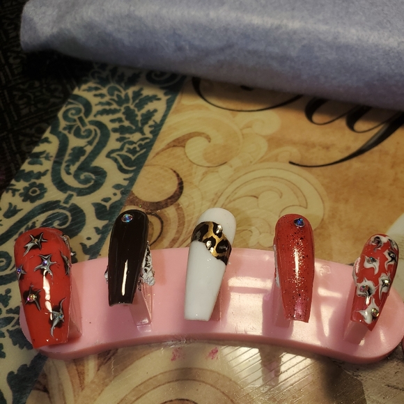 Custmized Nails - Picture 4 of 16